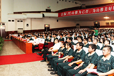 作為推動(dòng)企業(yè)加快發(fā)展三大平臺(tái)之一的人力資源管理提升工作，將是當(dāng)前和今后一段時(shí)期山推股份人力資源管理的首要任務(wù)。